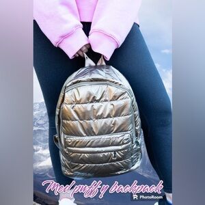 Médium Puffy Backpack Gold